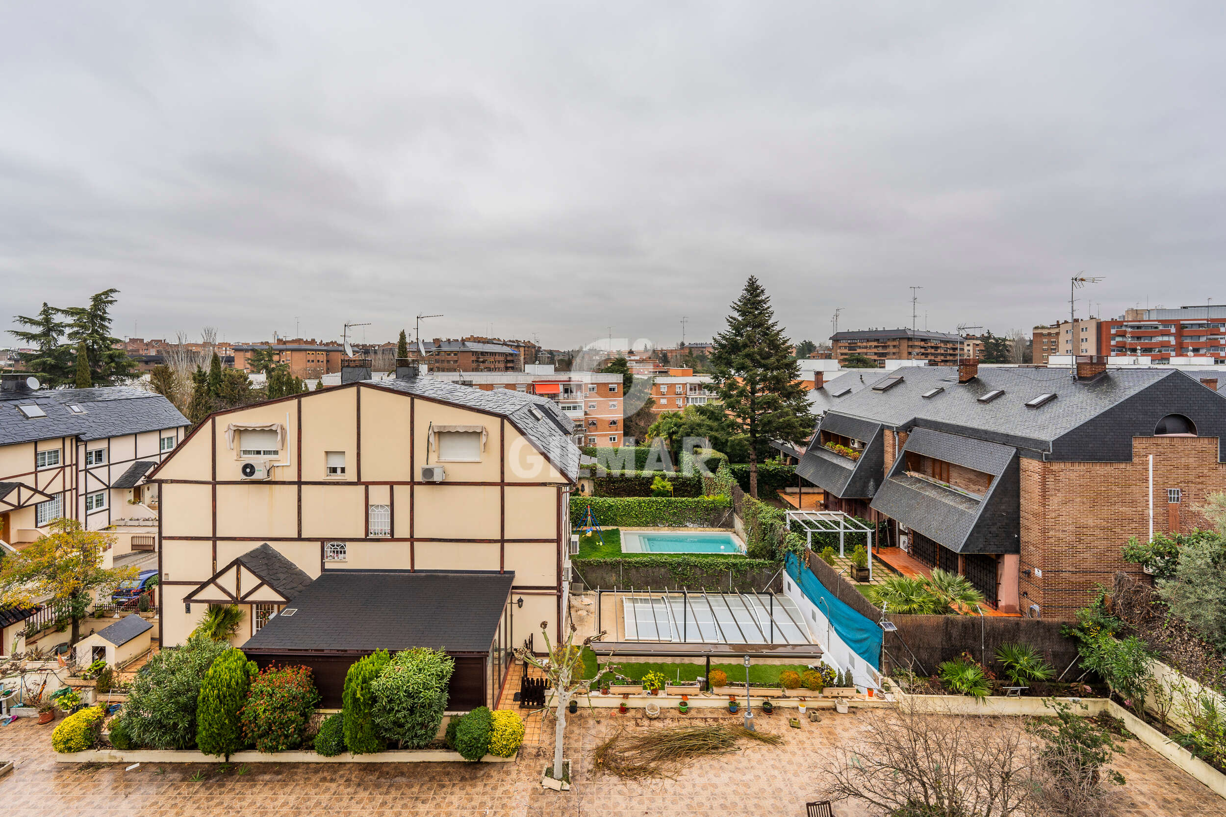 Photo of Semi-detached house