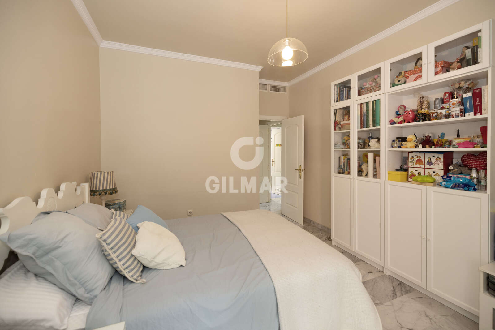 Property slider Gilmar