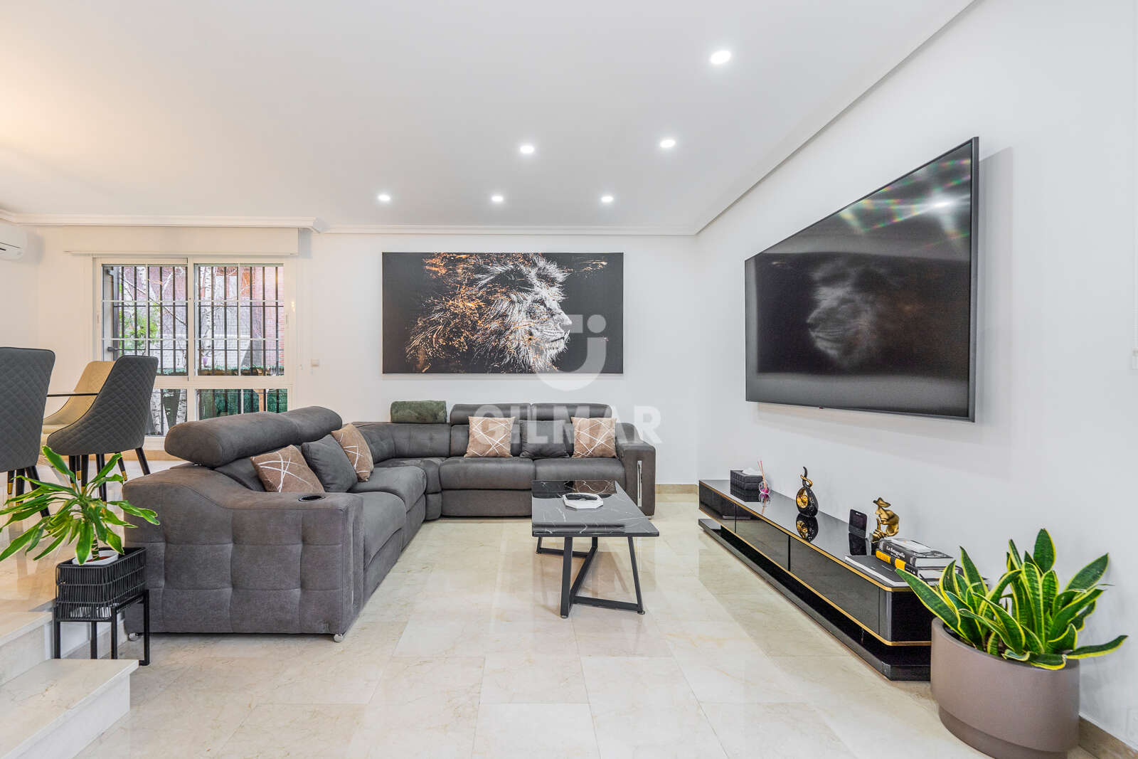 Property slider Gilmar