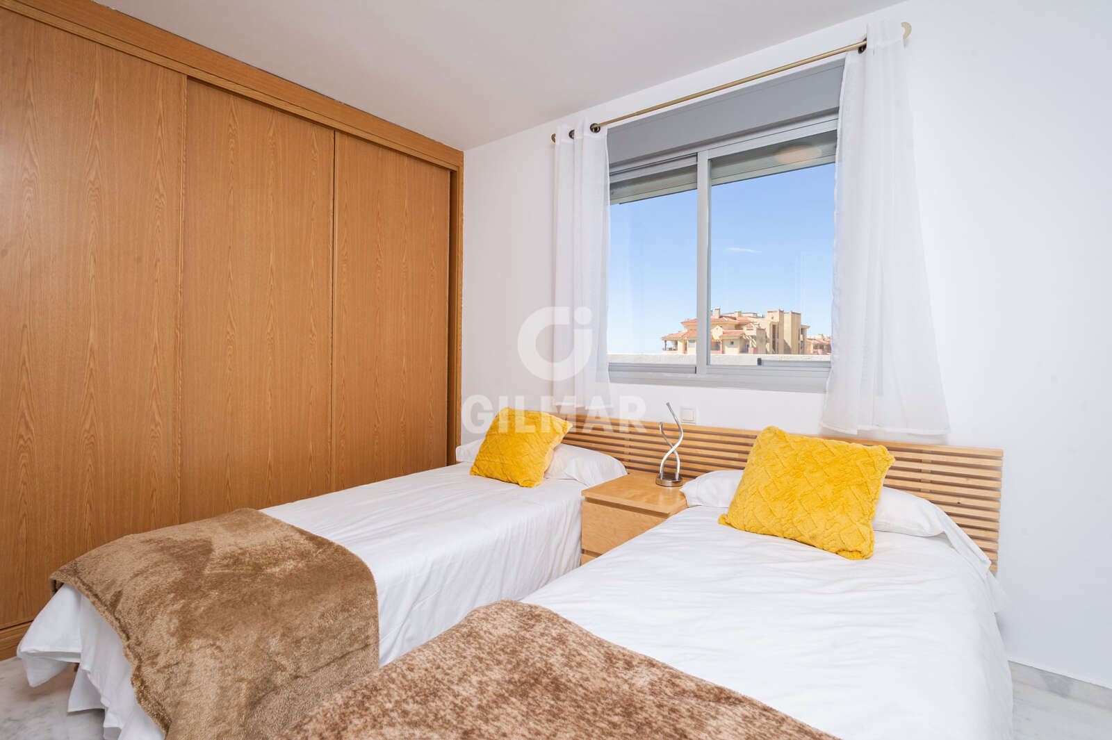 Property slider Gilmar