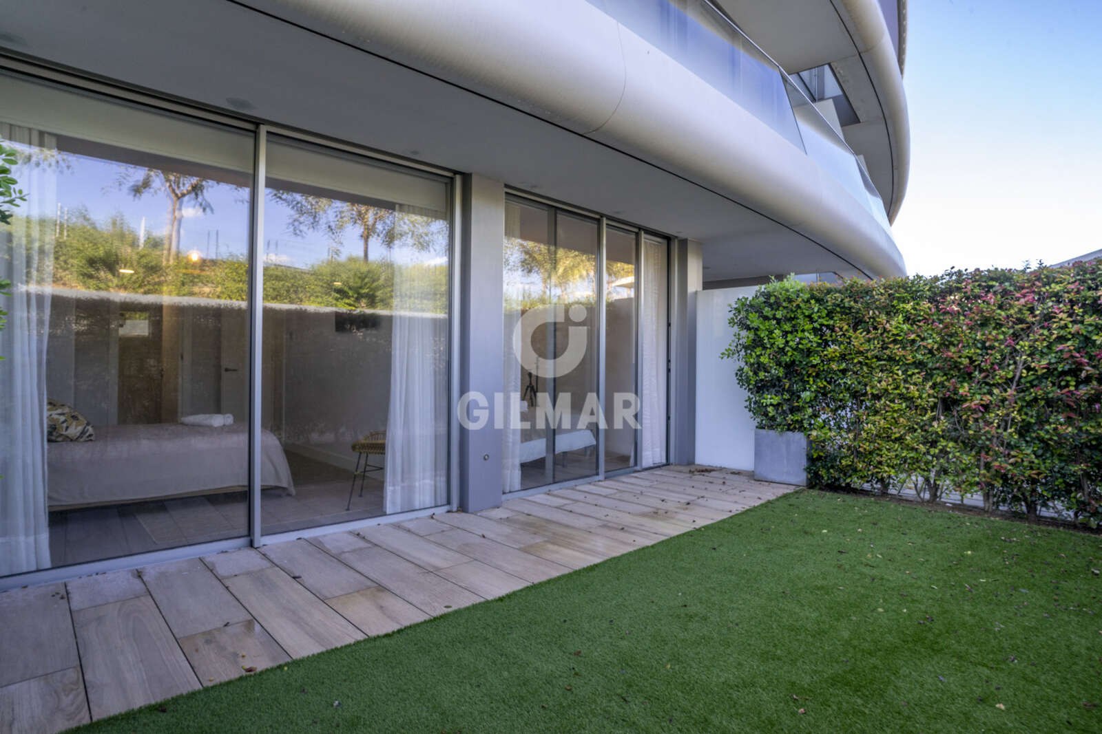 Property slider Gilmar