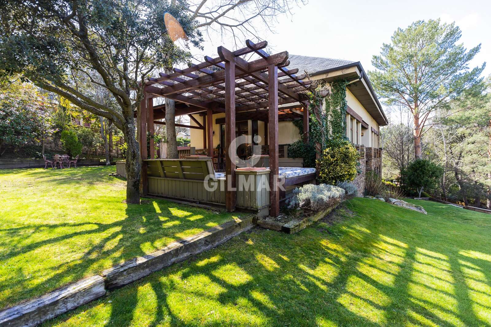 Property slider Gilmar