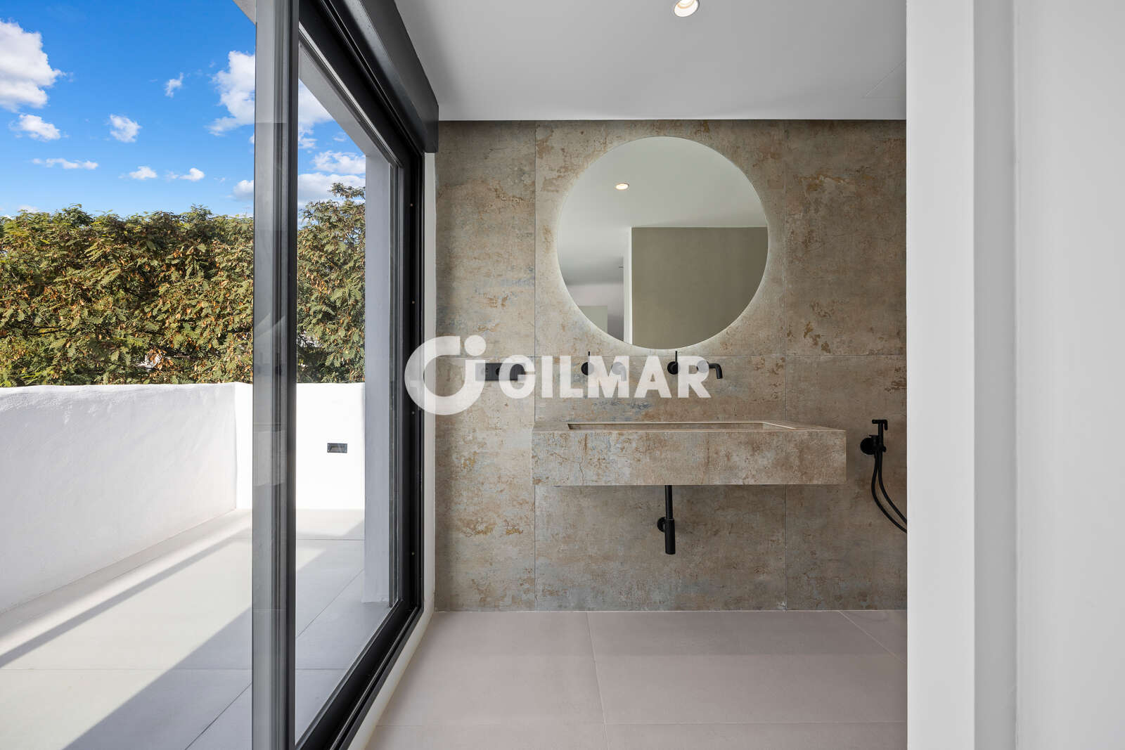 Property slider Gilmar