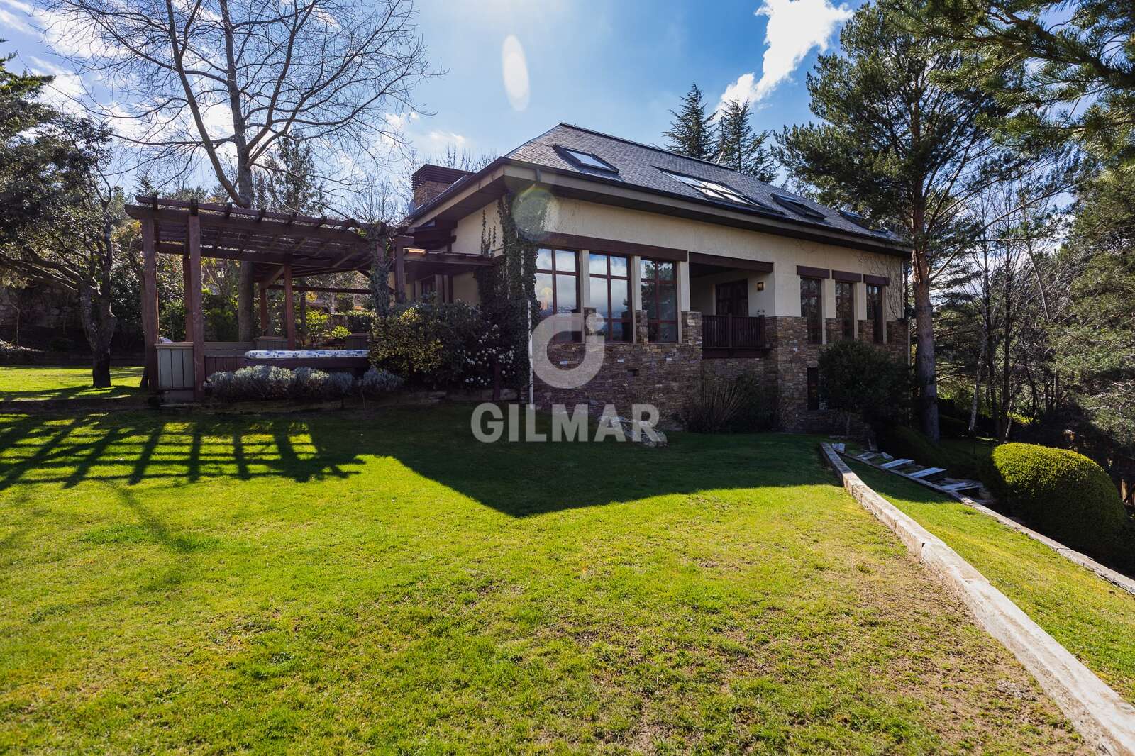 Property slider Gilmar