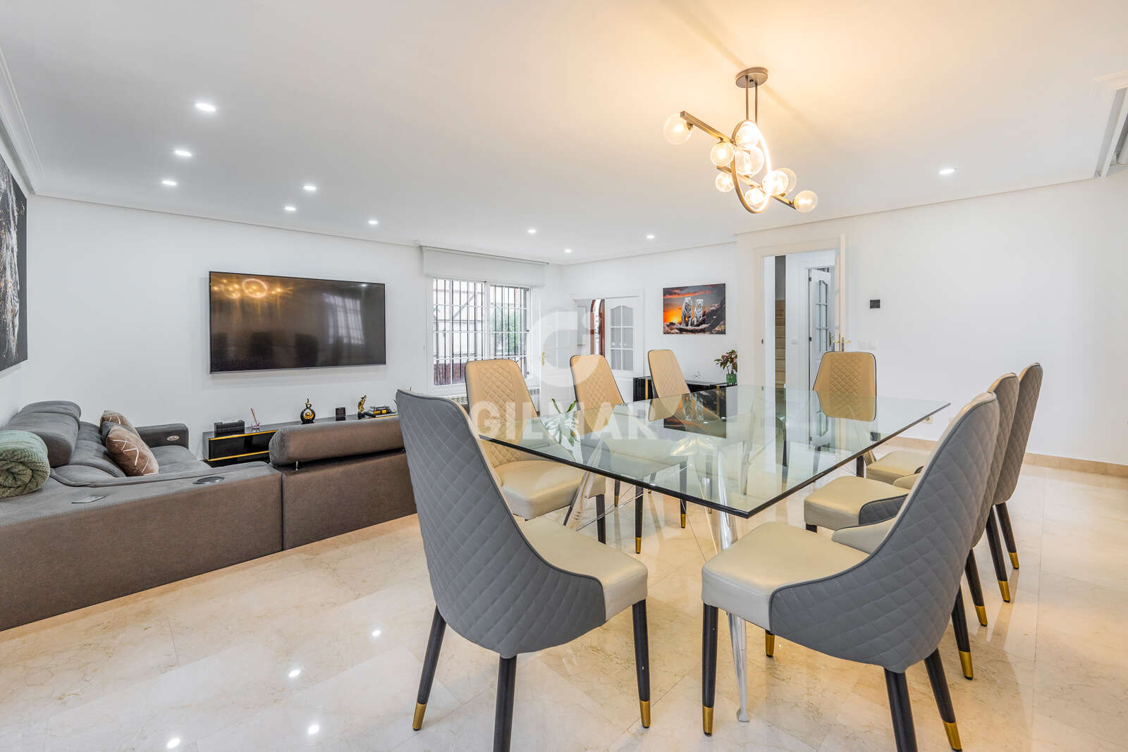 Property slider Gilmar