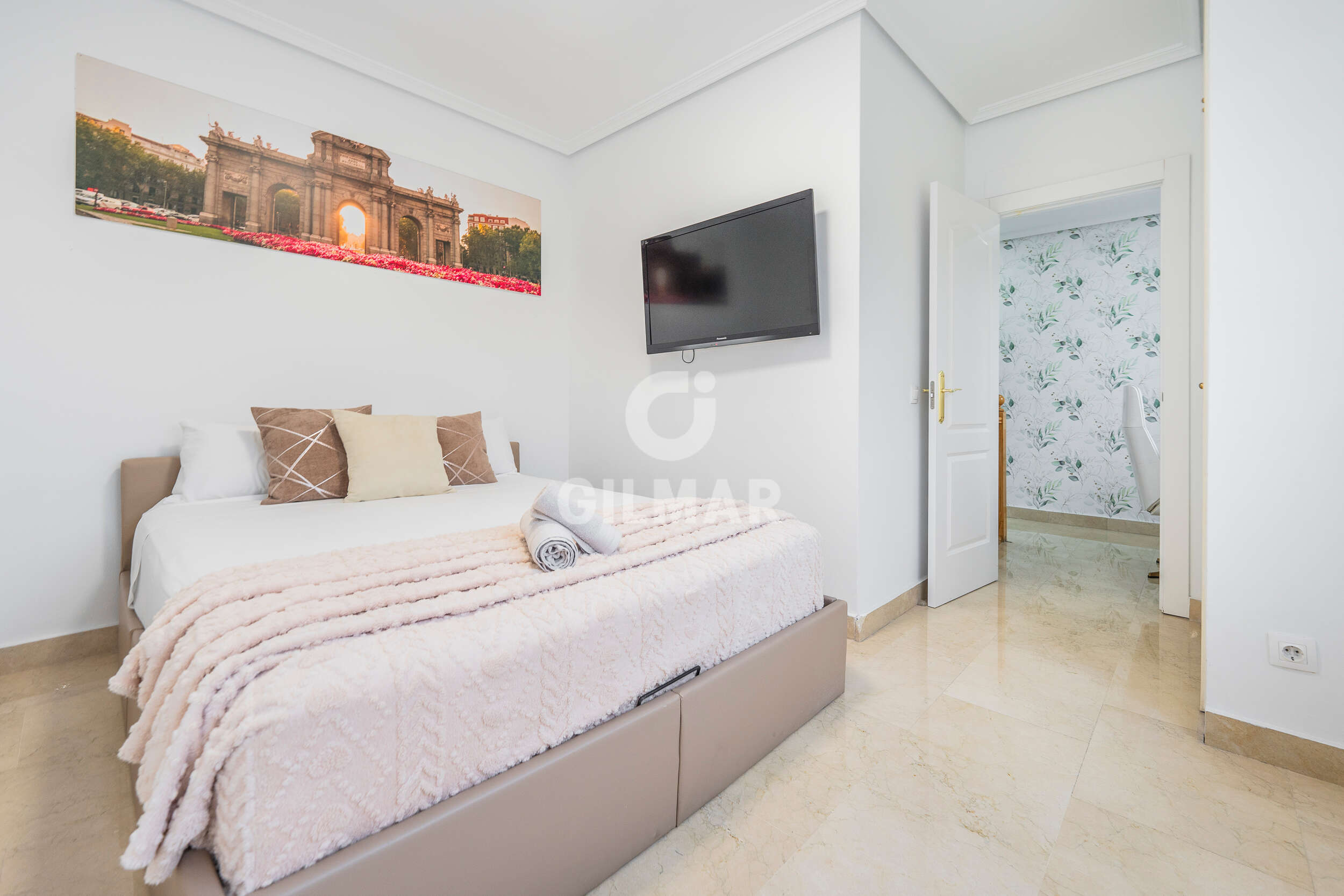 Photo of Semi-detached house