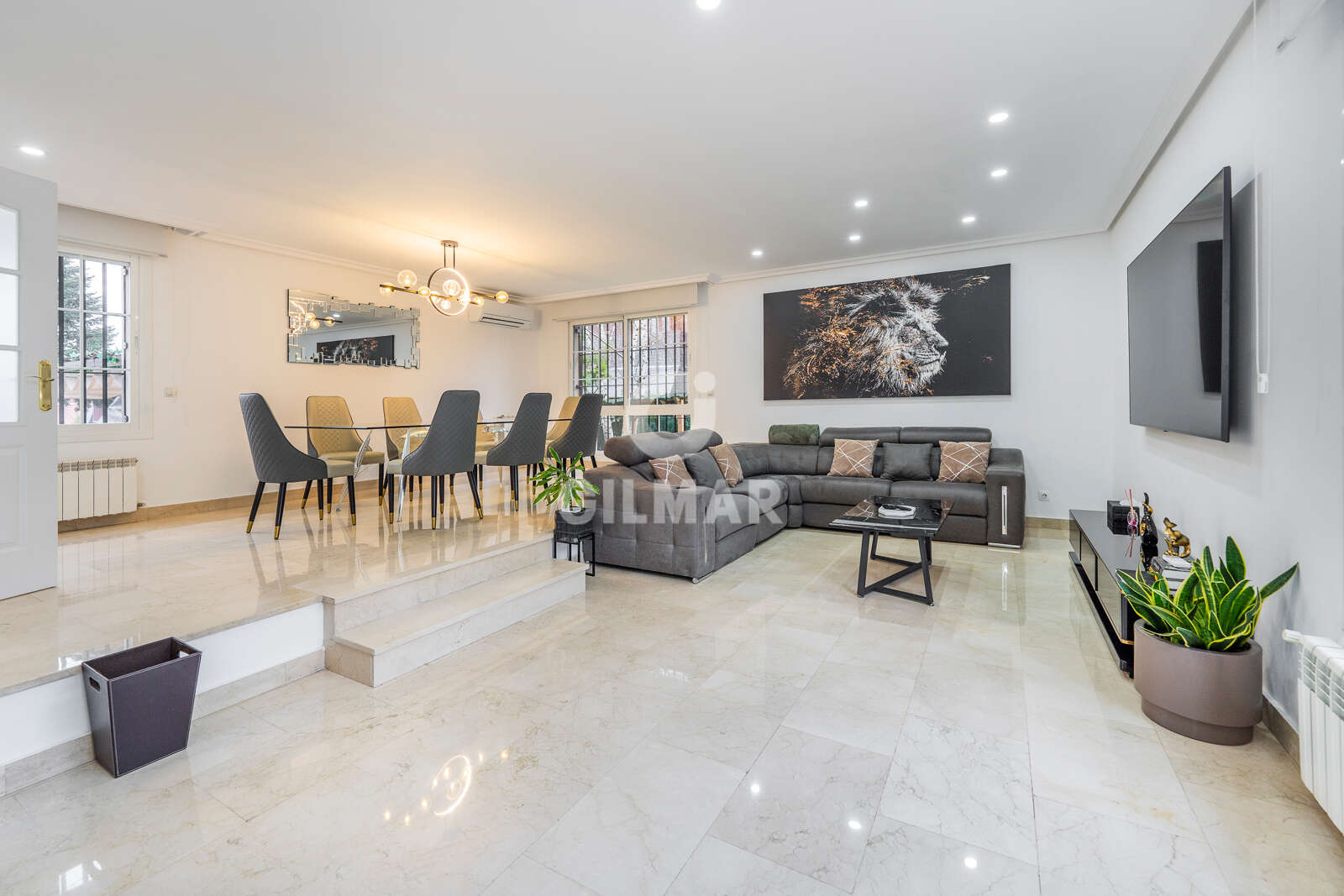 Property slider Gilmar