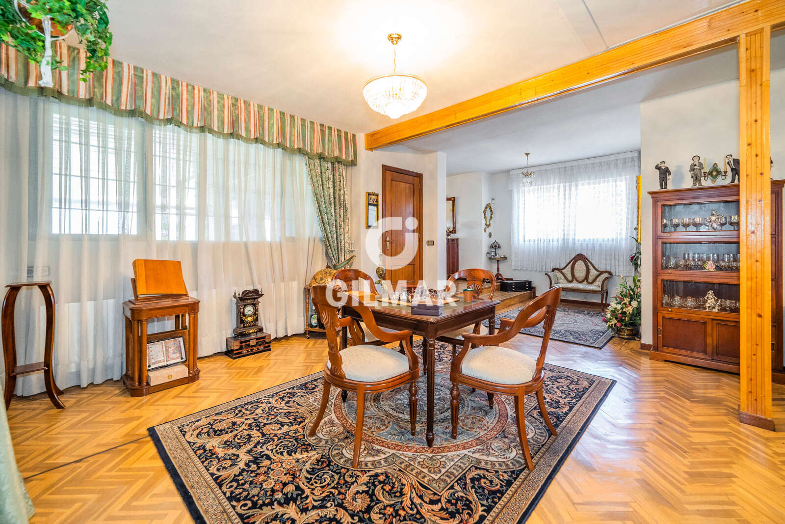 Property slider Gilmar