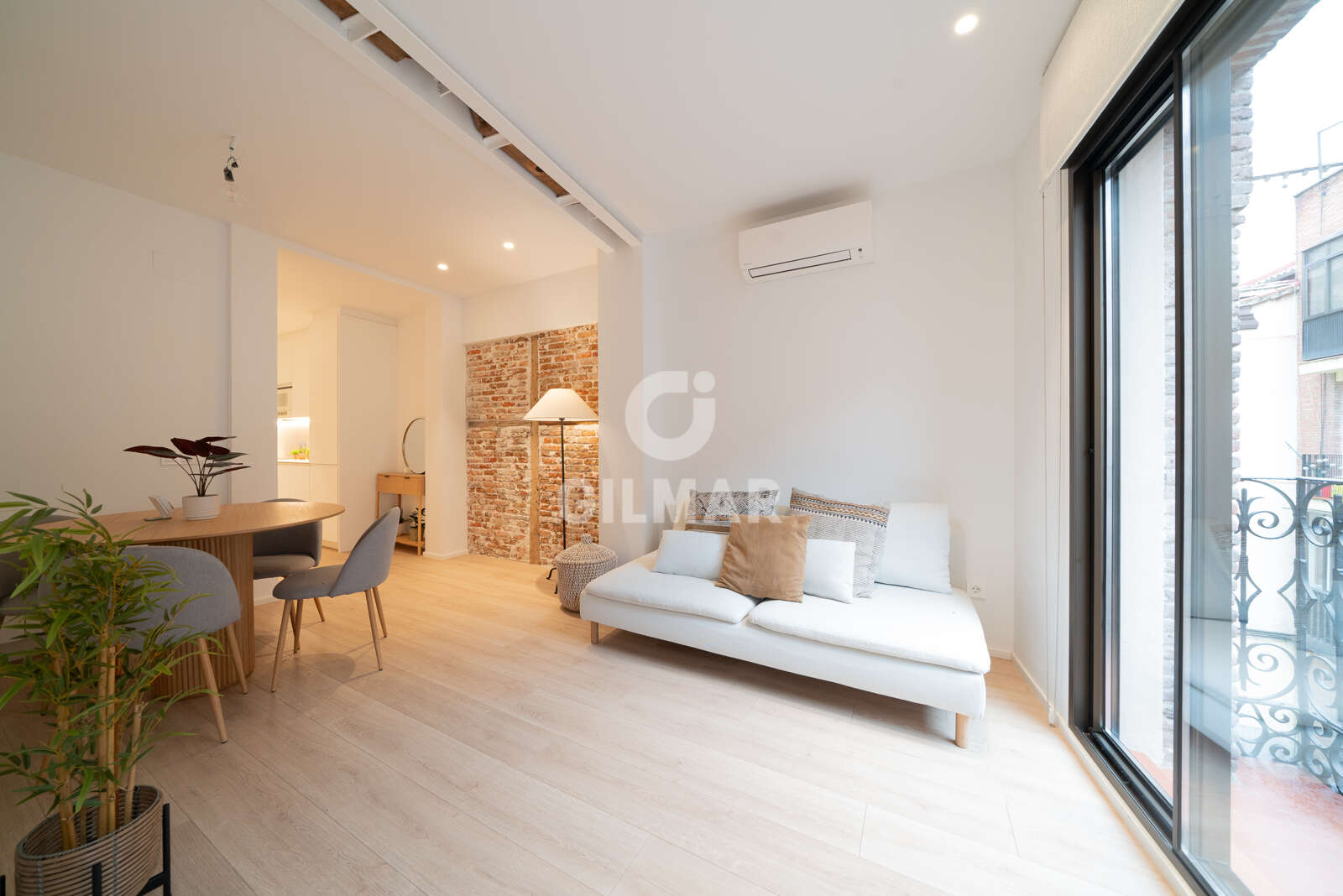 Property slider Gilmar