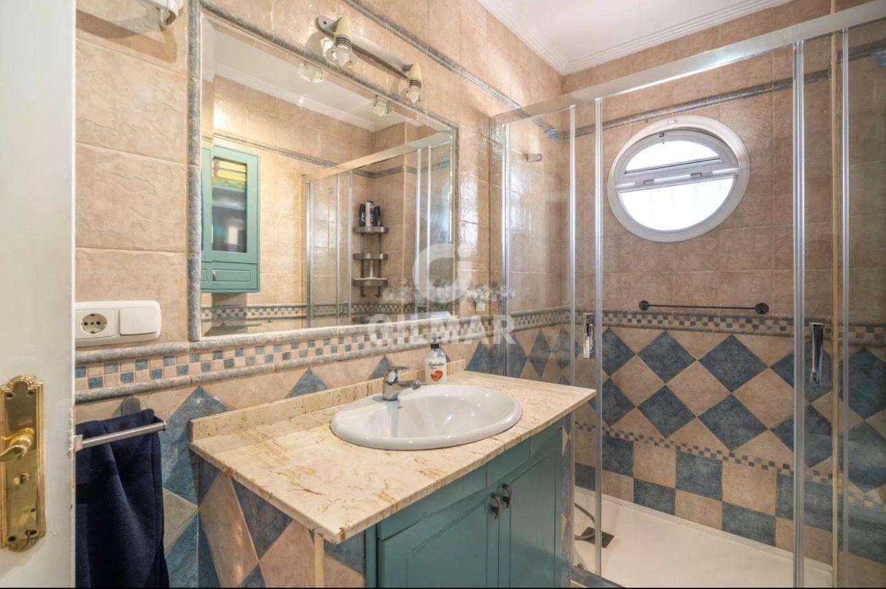Photo of Semi-detached house