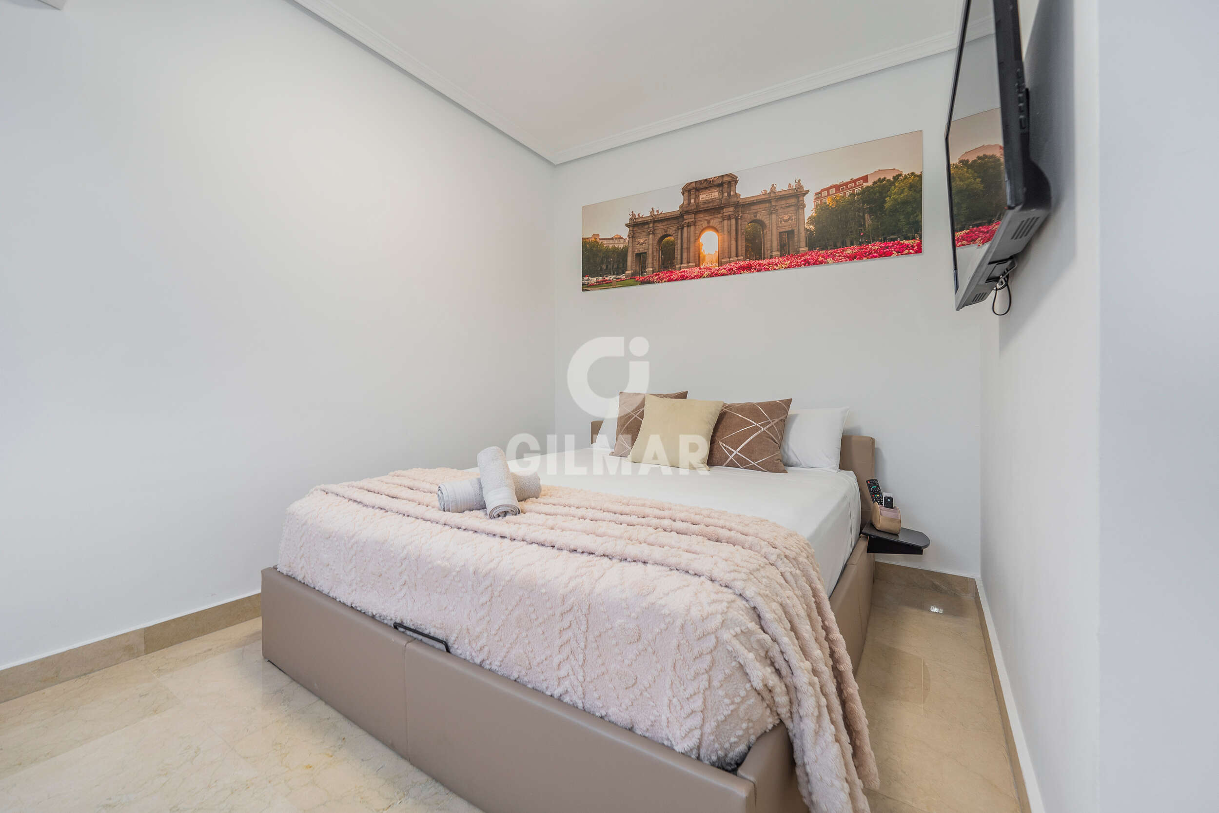 Photo of Semi-detached house