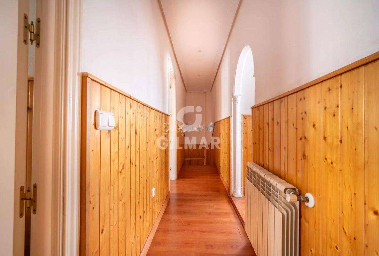 Photo of Semi-detached house