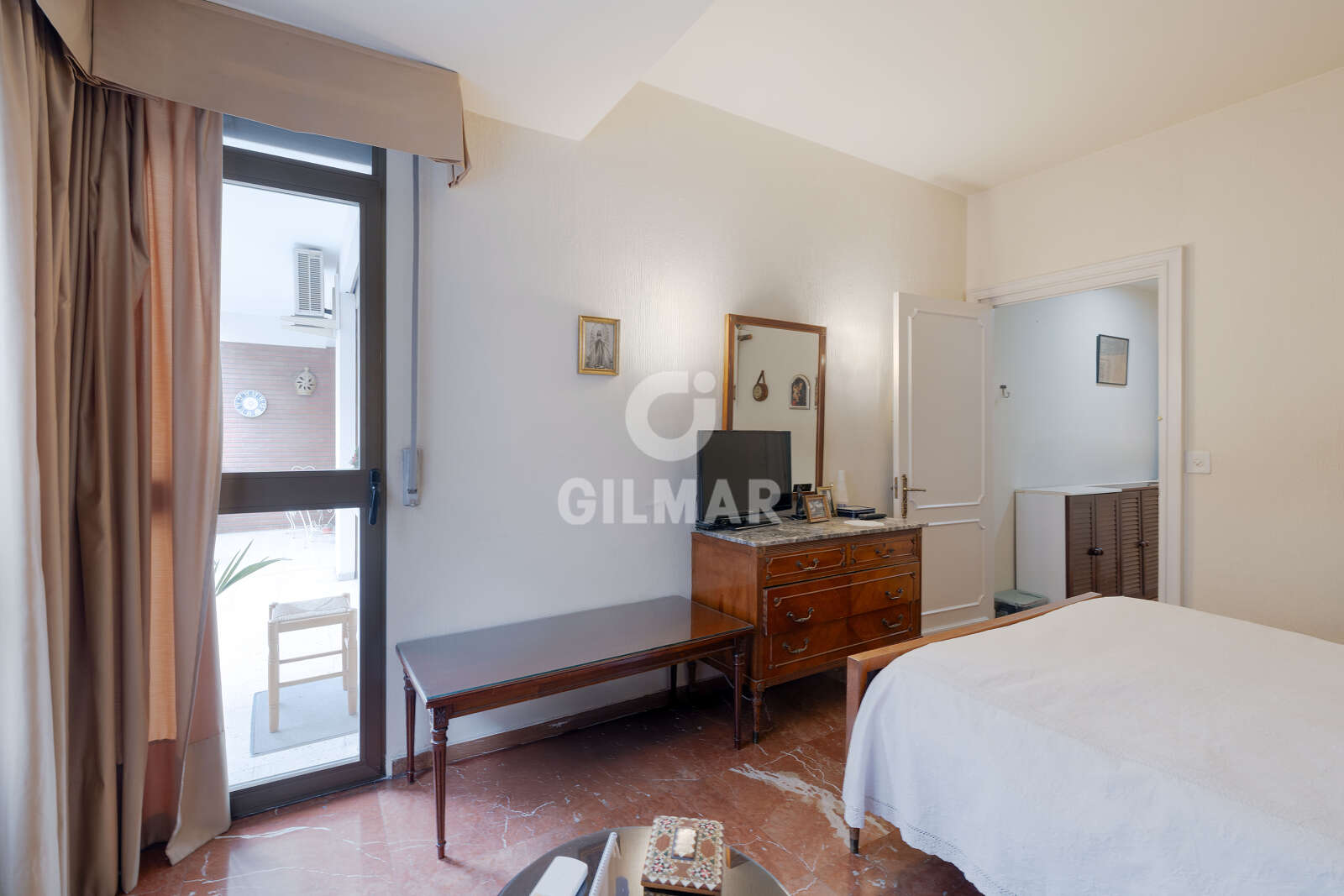 Property slider Gilmar