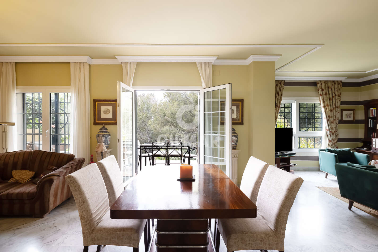 Property slider Gilmar