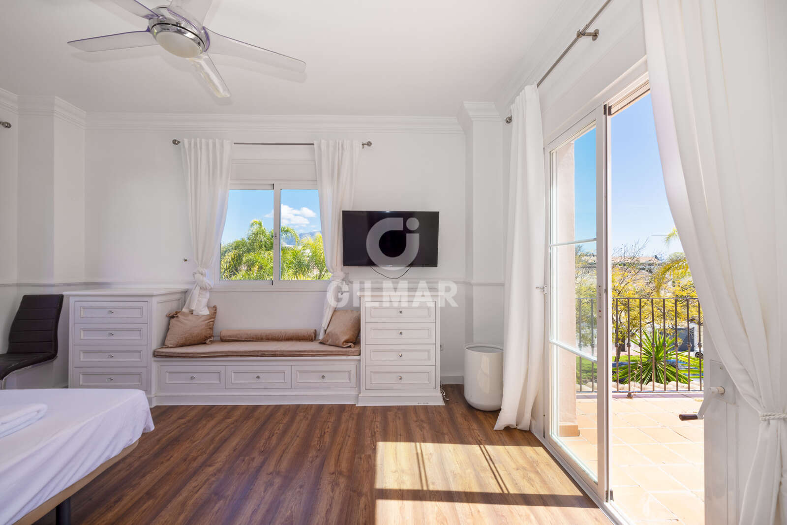 Property slider Gilmar