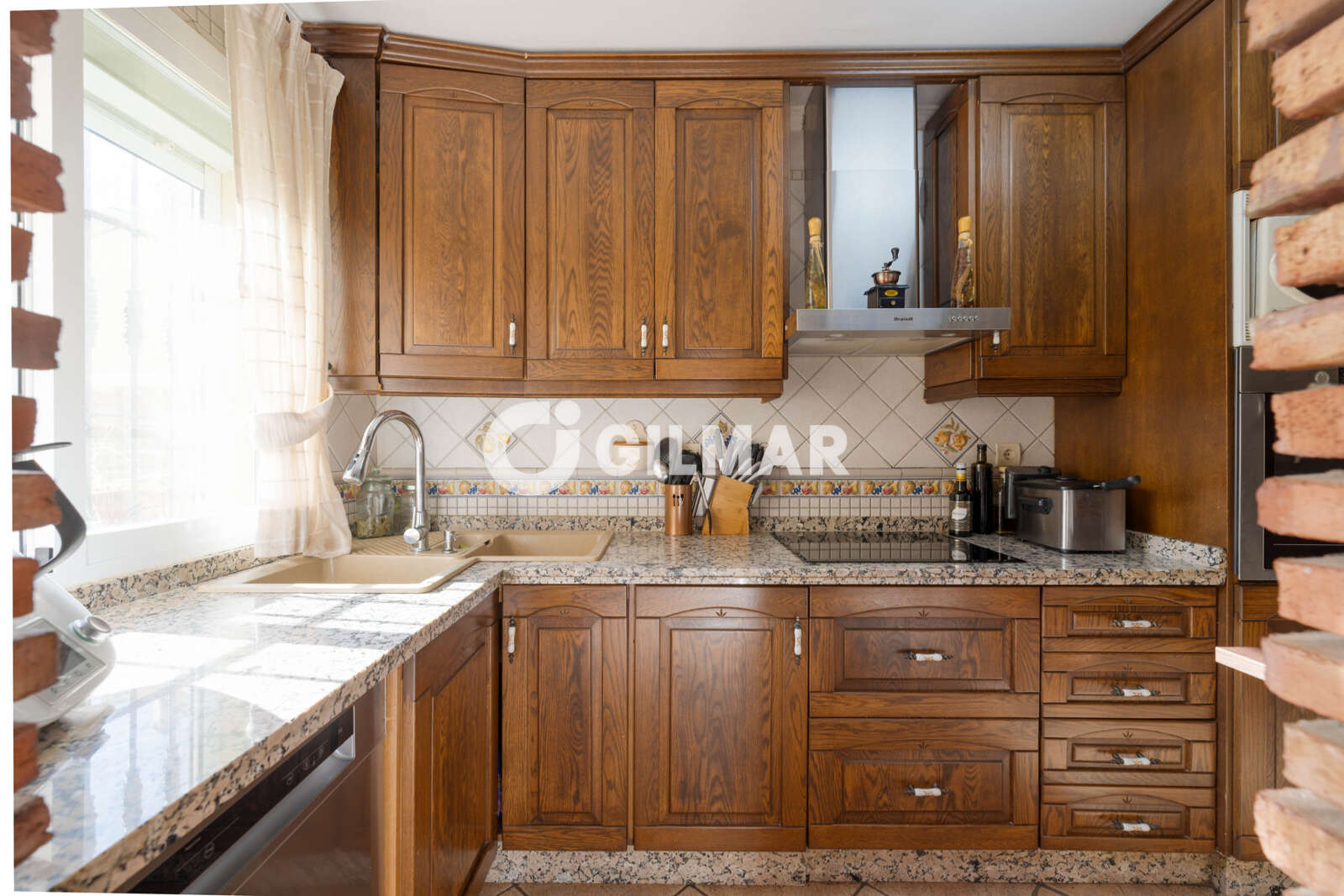 Property slider Gilmar