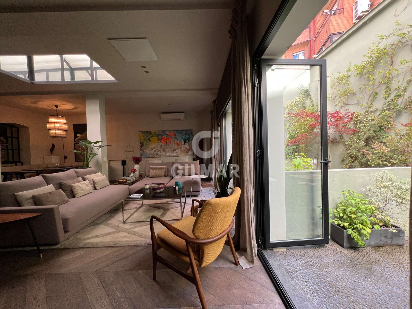 Property slider Gilmar