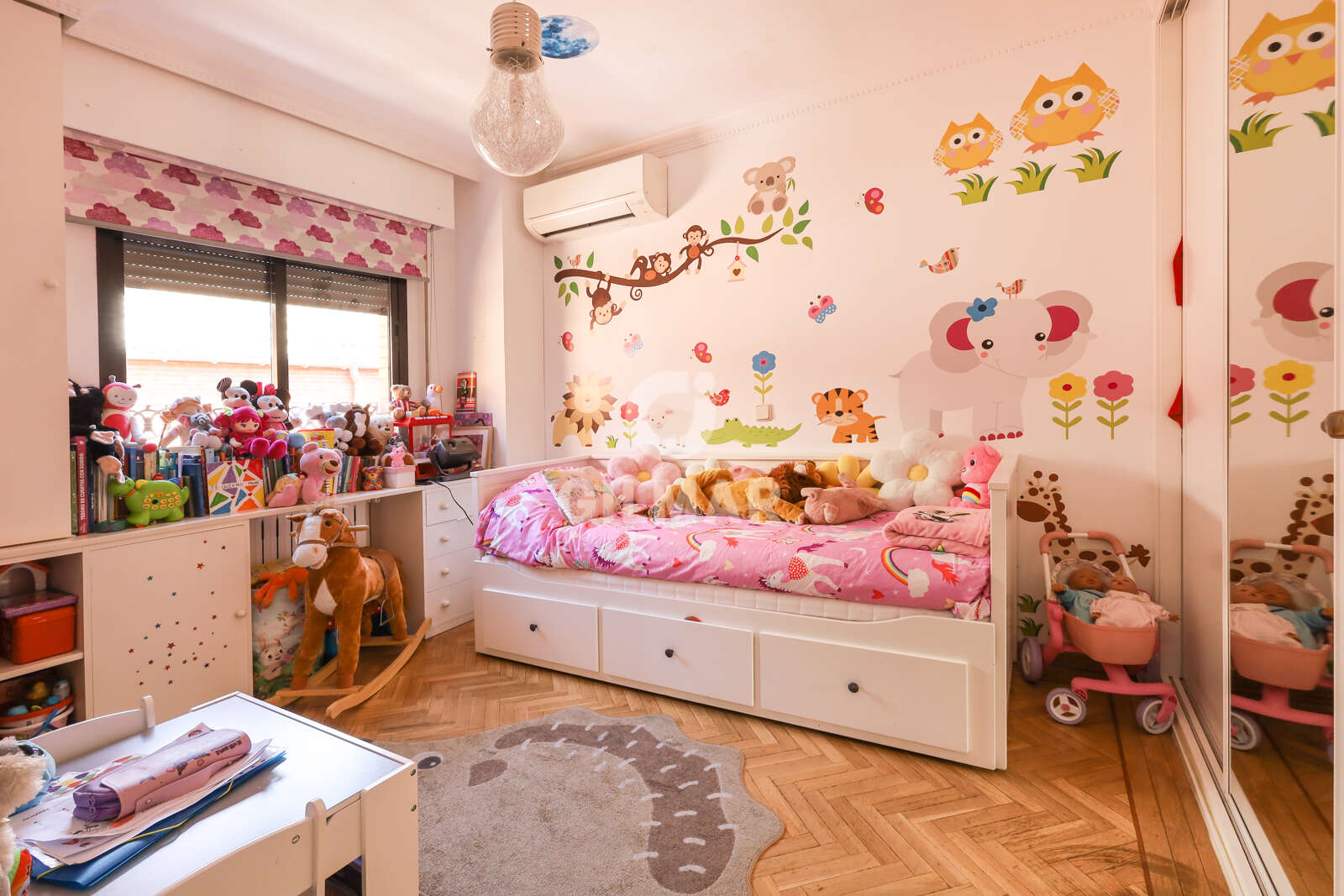 Property slider Gilmar