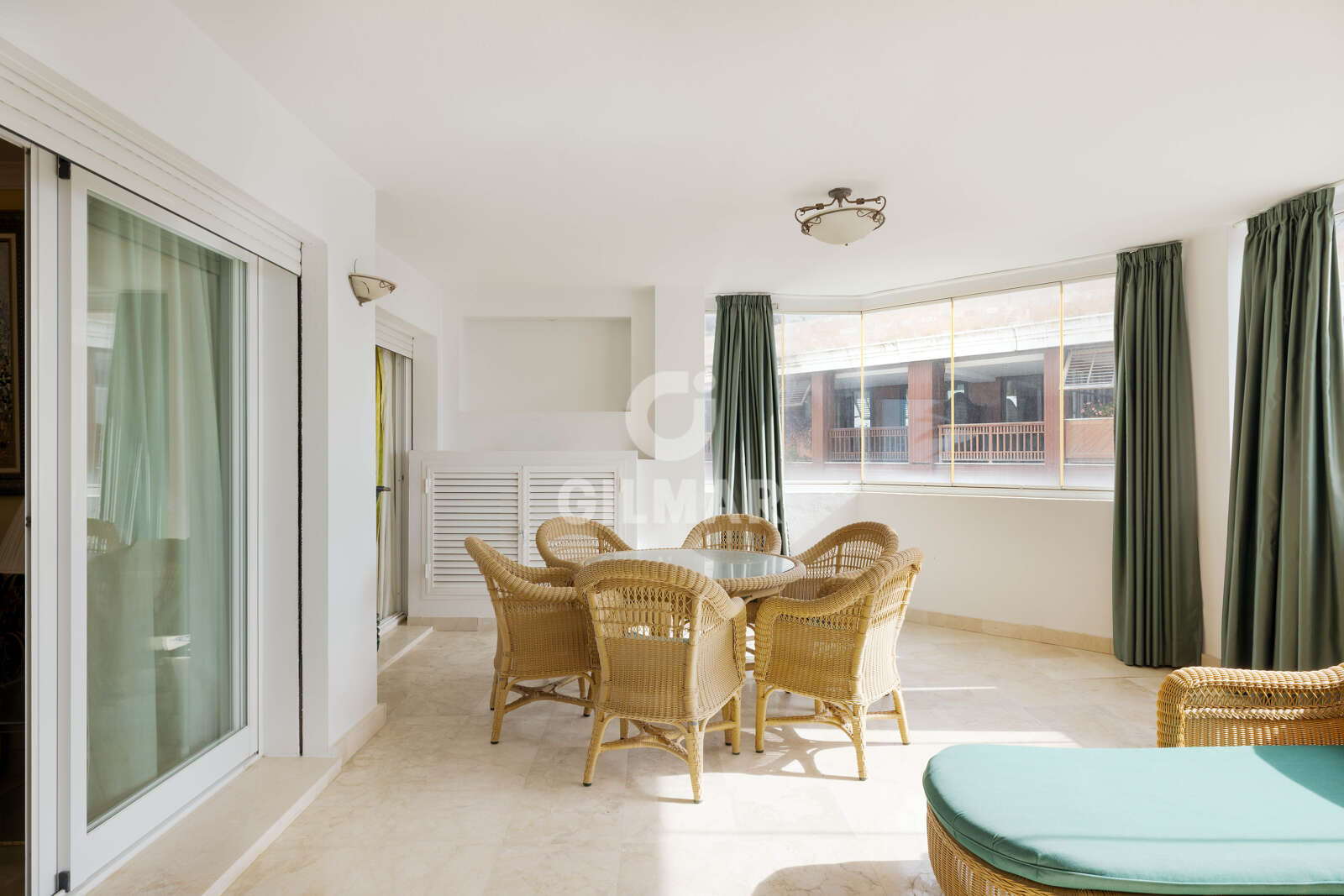Property slider Gilmar