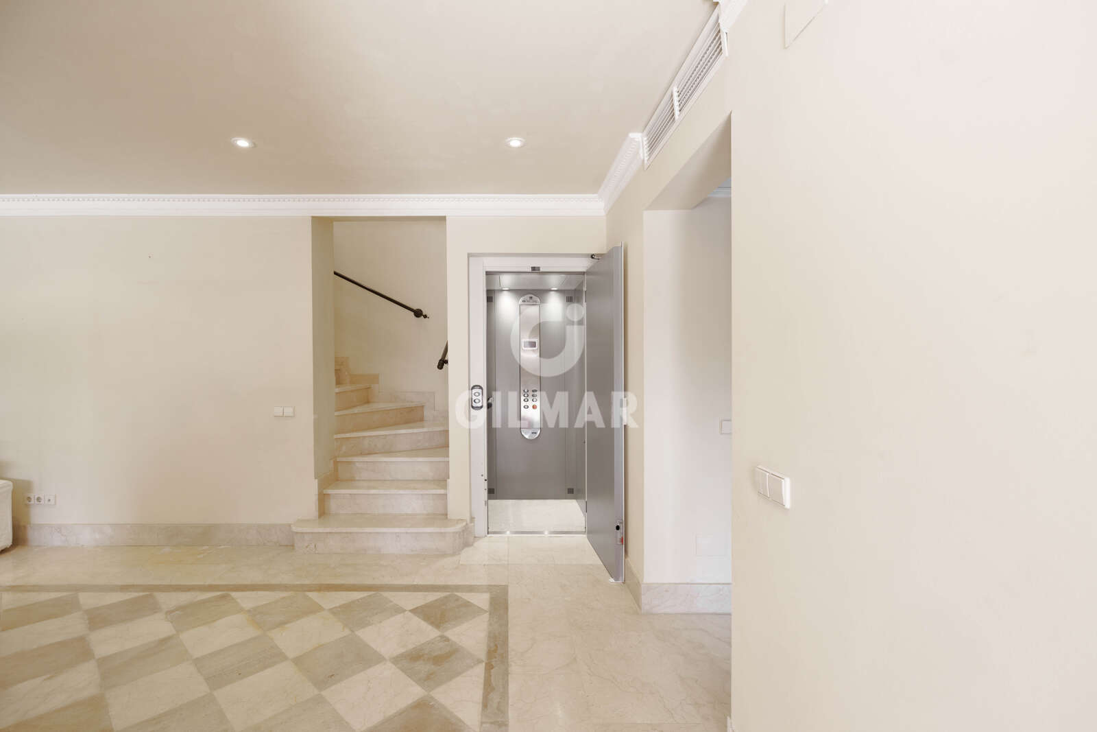 Property slider Gilmar