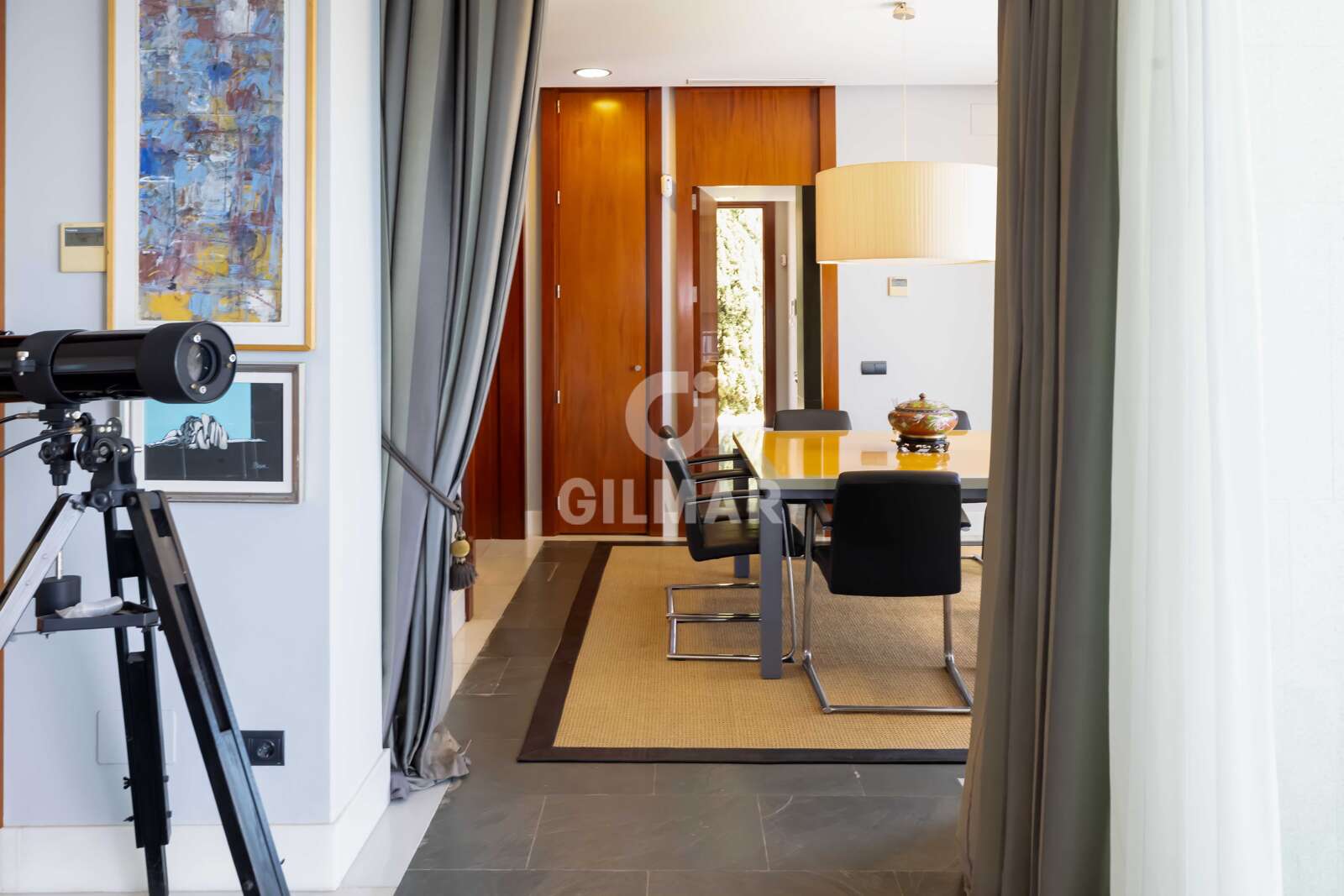 Property slider Gilmar