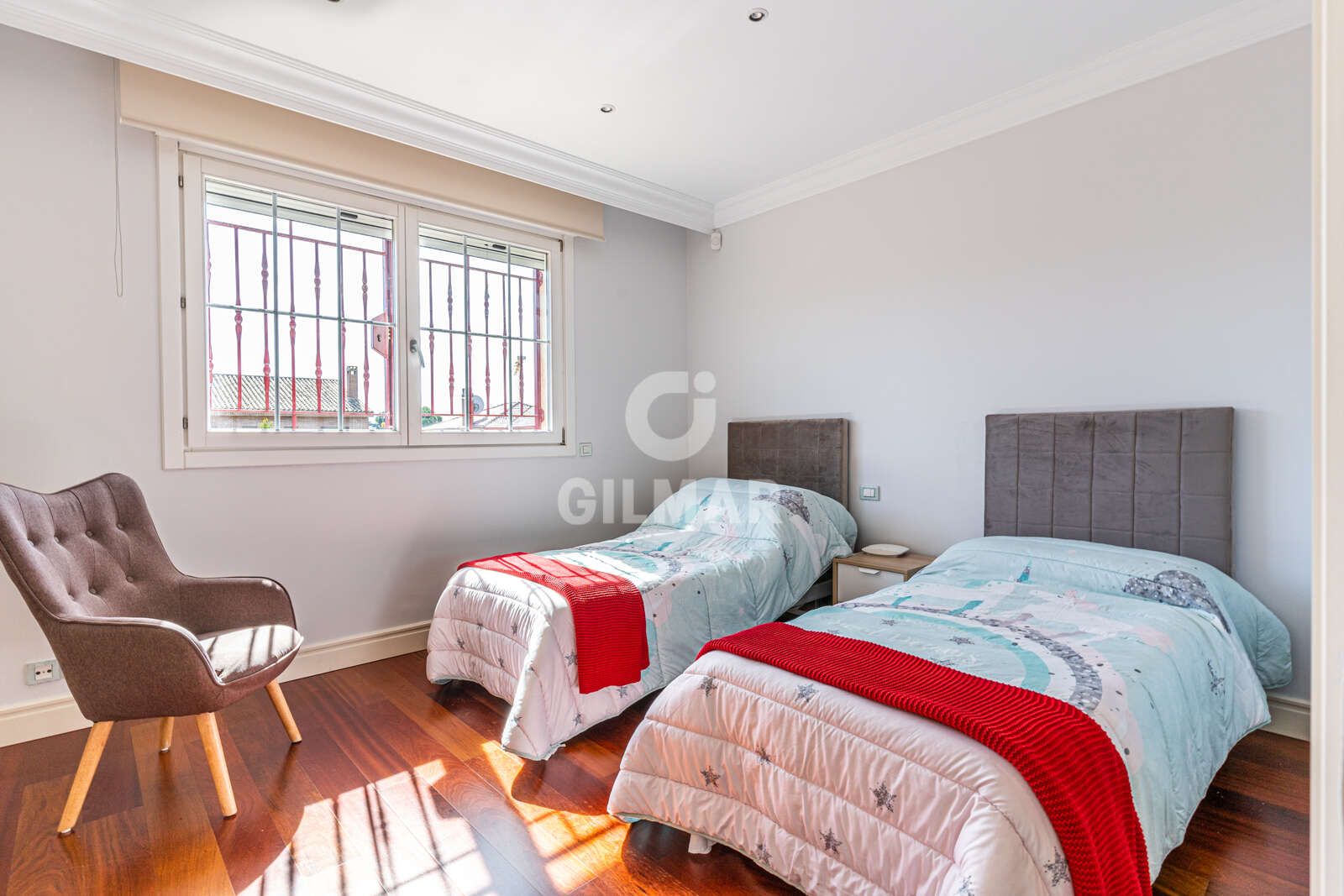 Property slider Gilmar