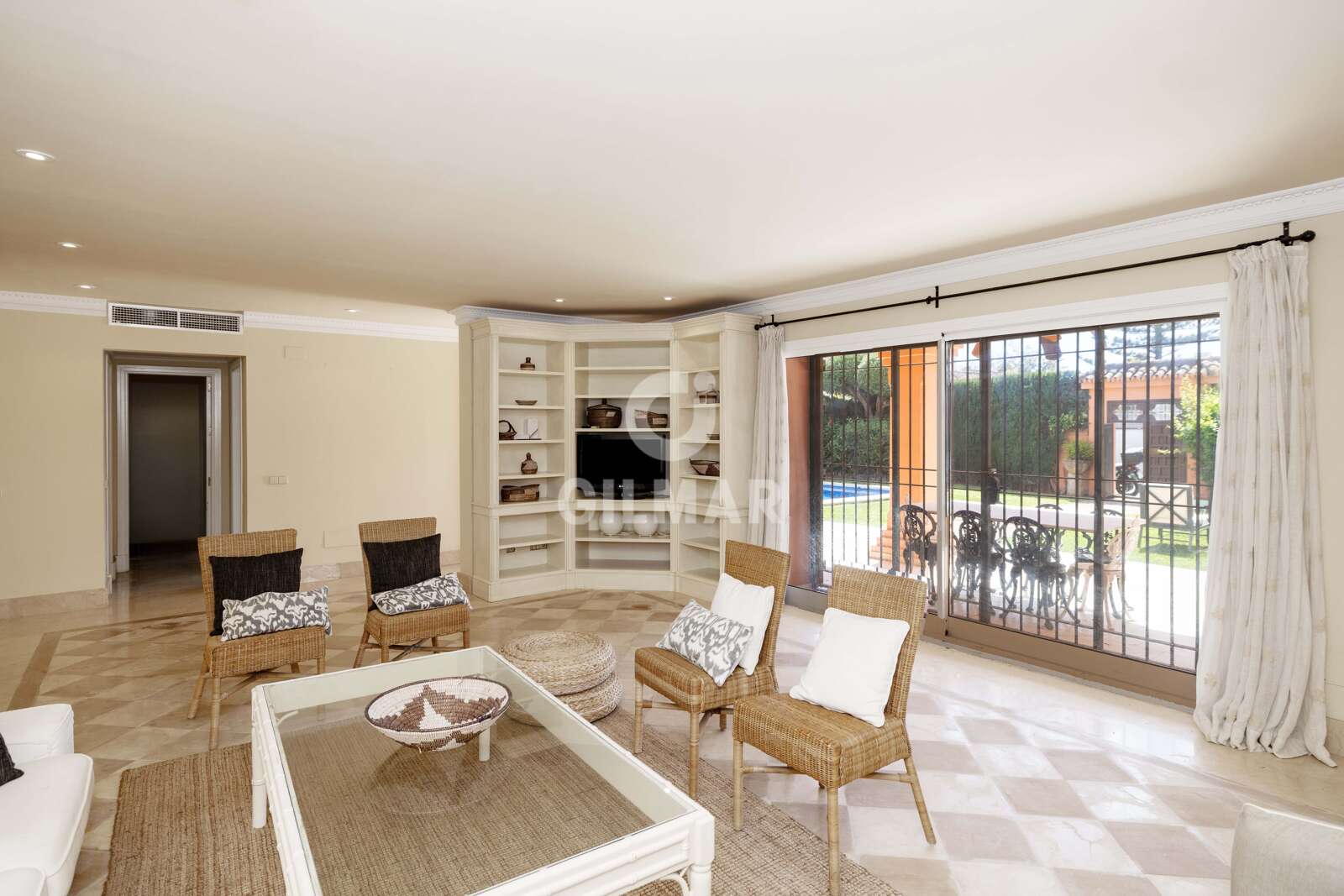 Property slider Gilmar