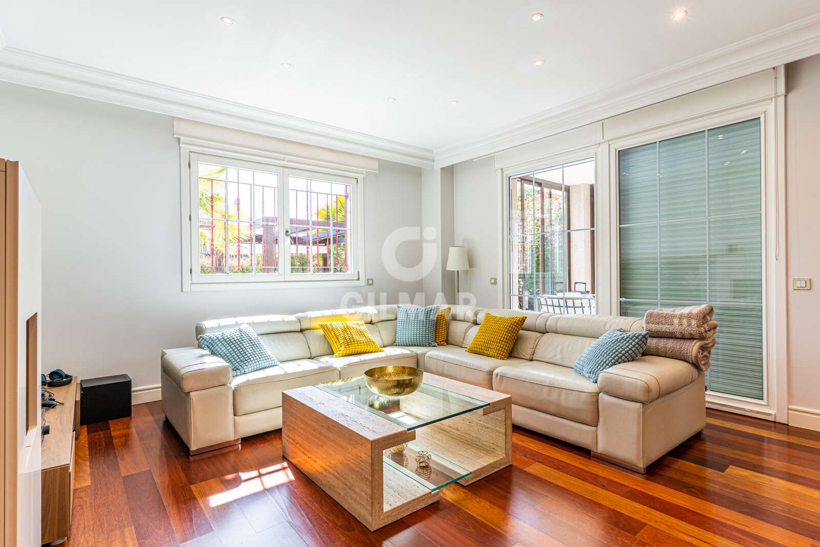 Property slider Gilmar
