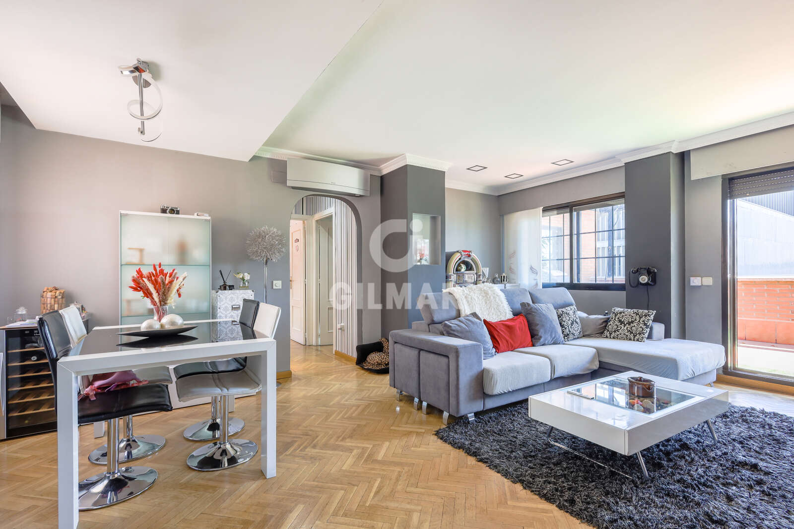 Property slider Gilmar