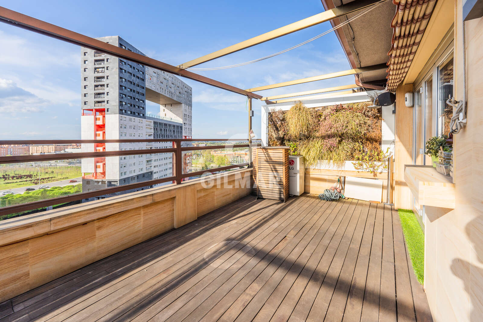 Property slider Gilmar