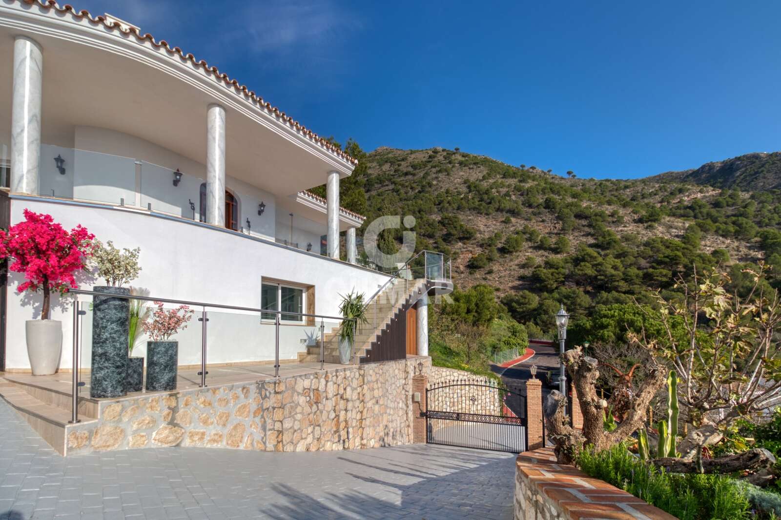 Property slider Gilmar