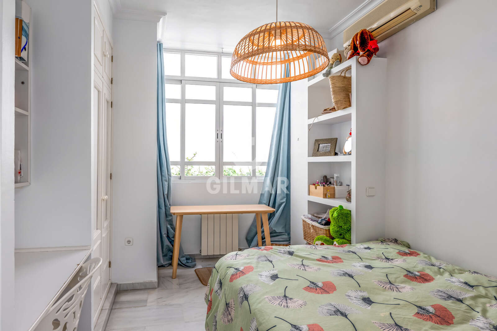 Property slider Gilmar