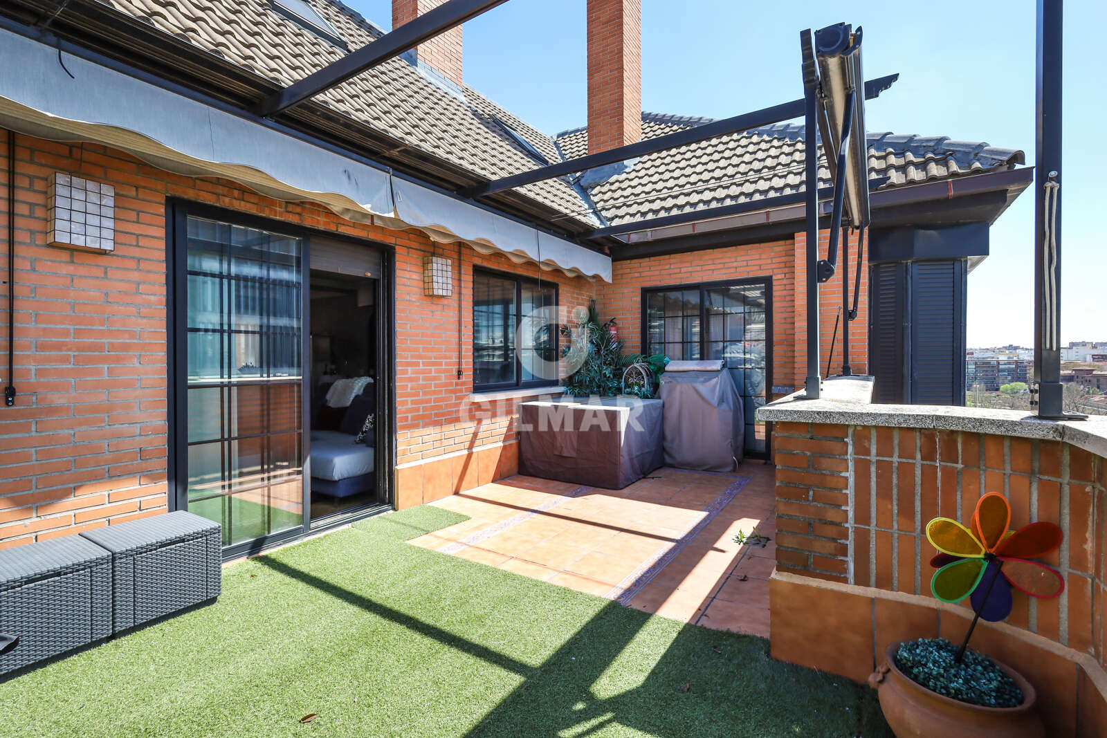 Property slider Gilmar