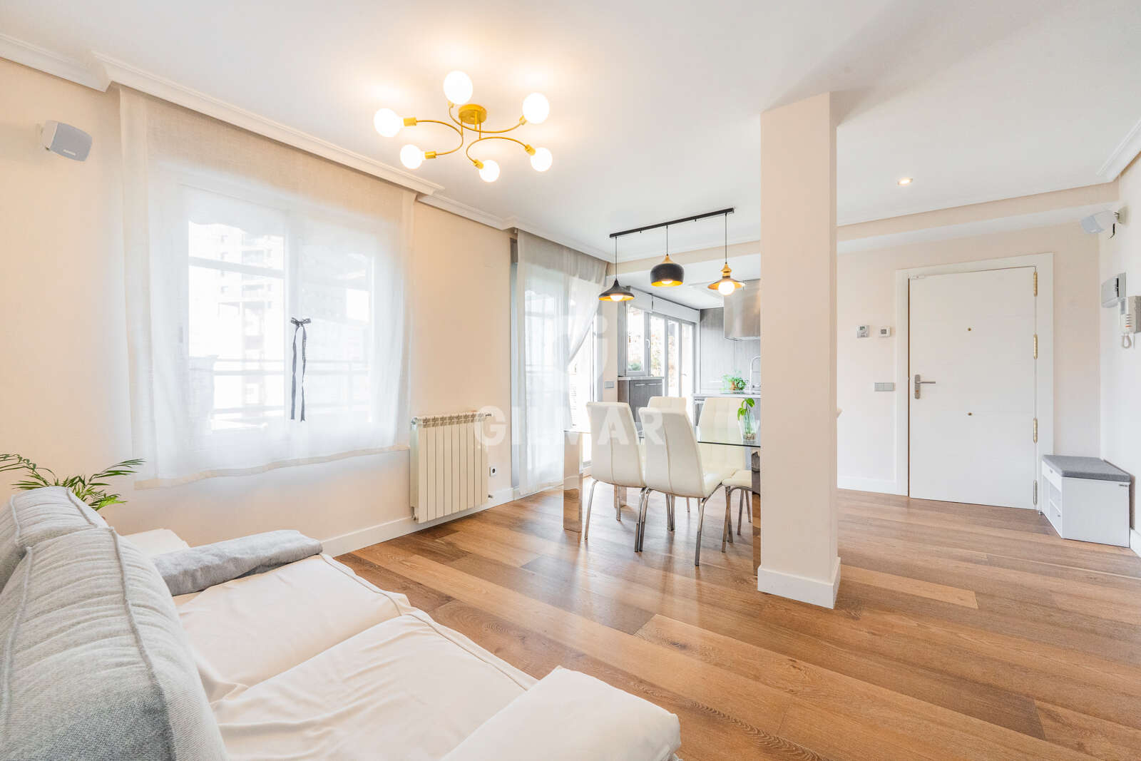 Property slider Gilmar