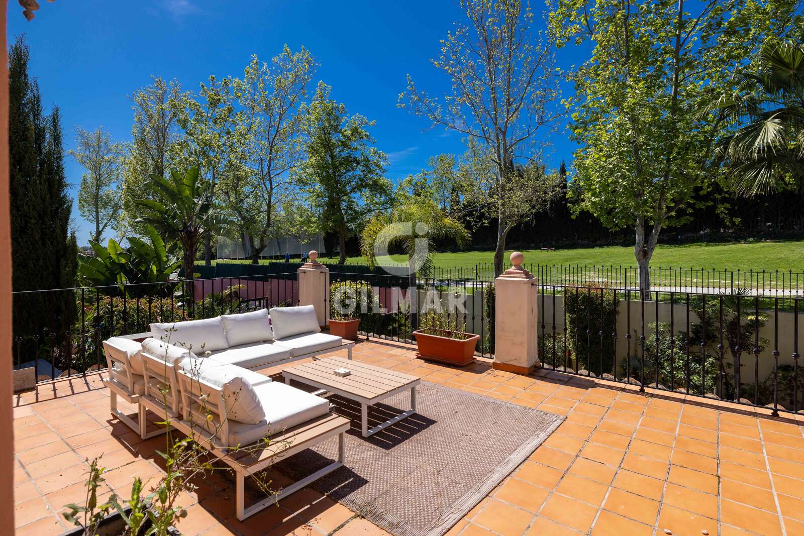 Property slider Gilmar