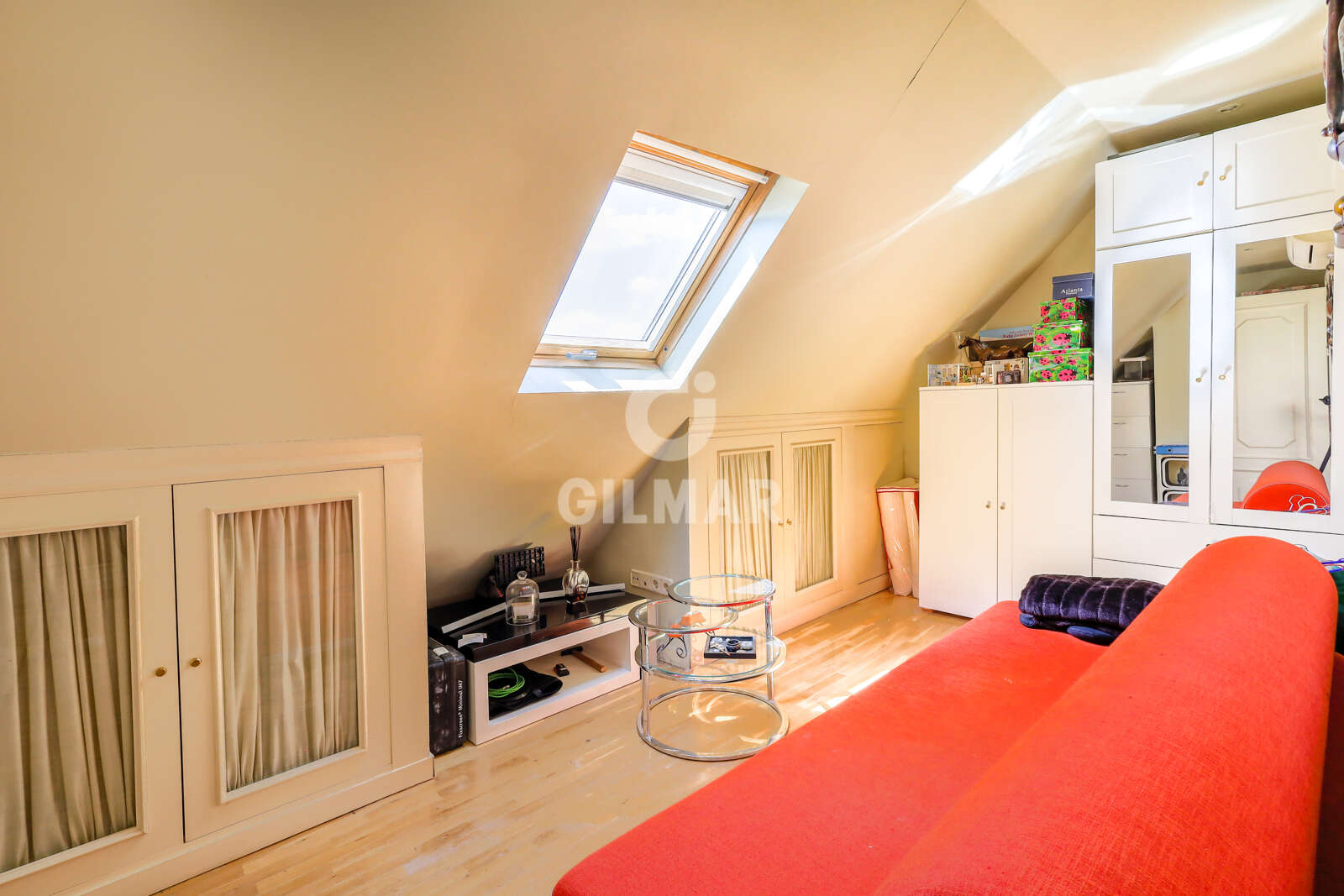 Property slider Gilmar