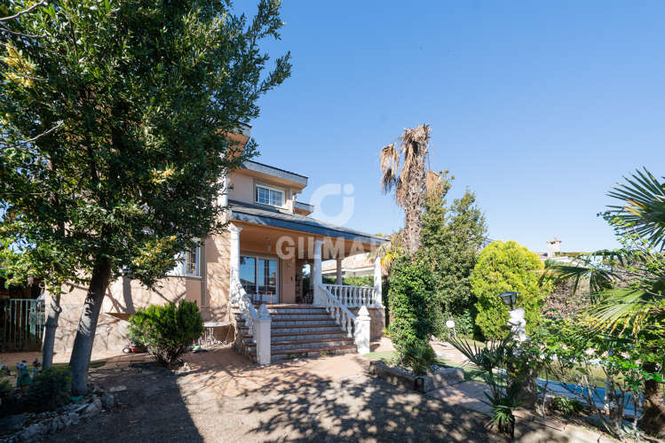 Chalet Independiente en venta en Valdetorres de Jarama – Madrid