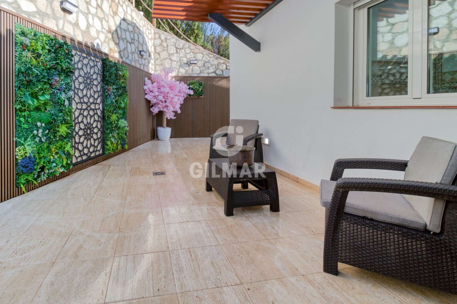 Property slider Gilmar