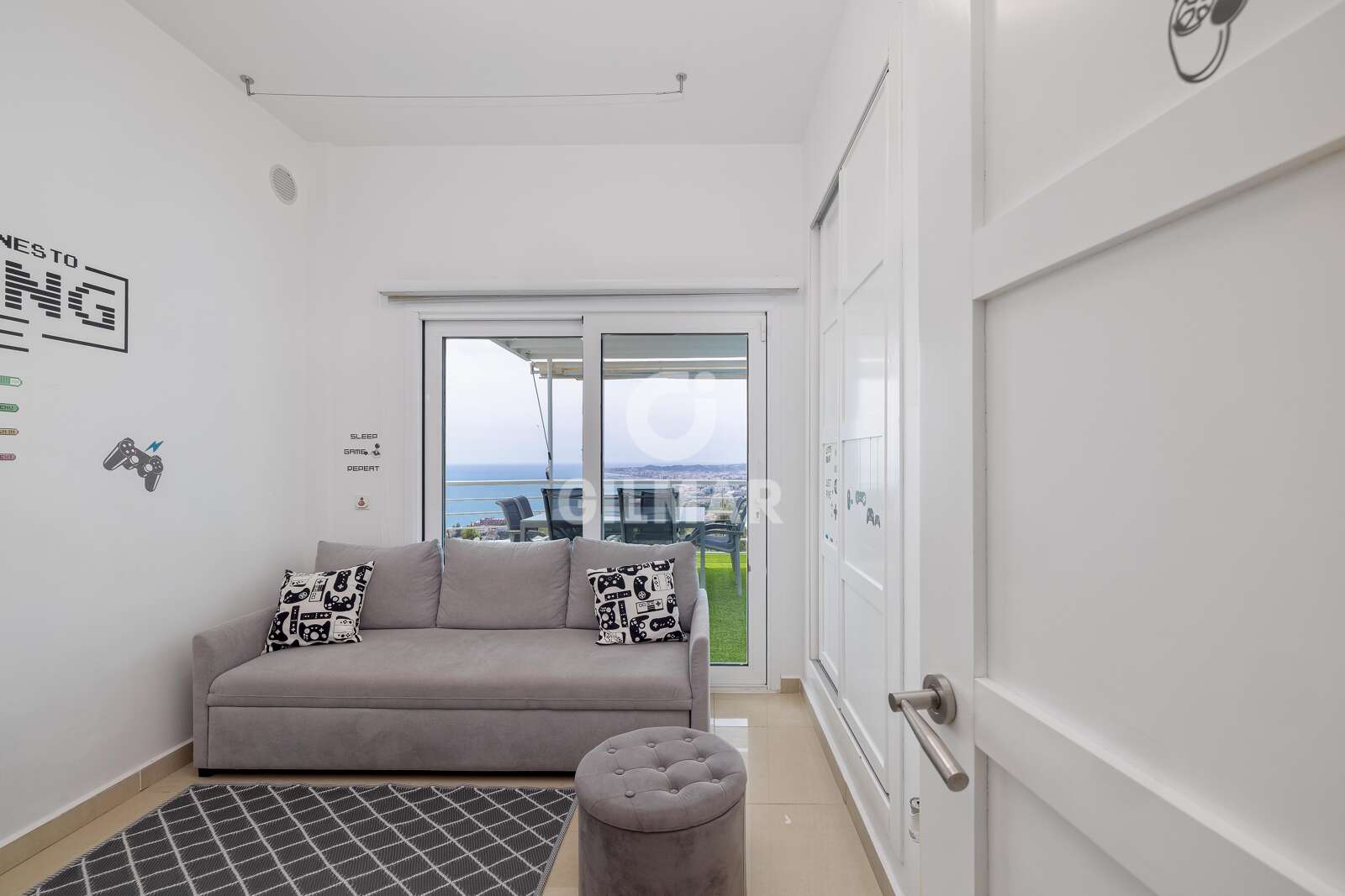 Property slider Gilmar
