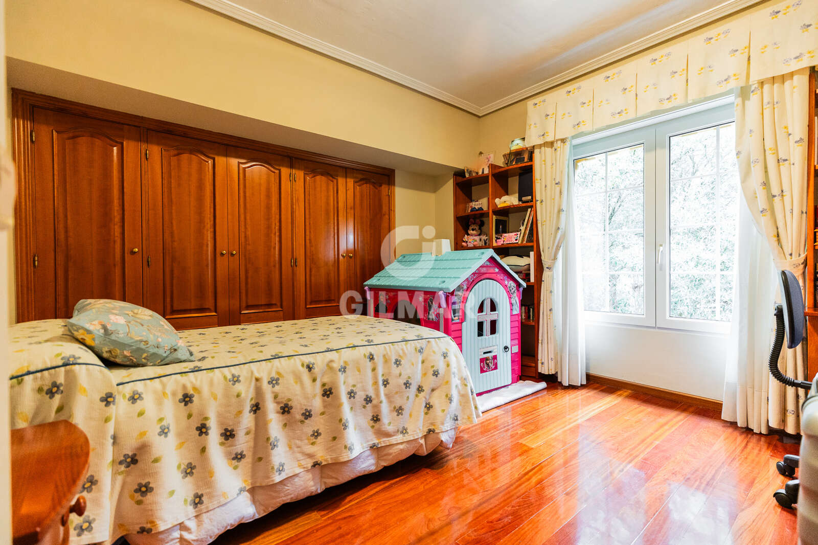 Property slider Gilmar
