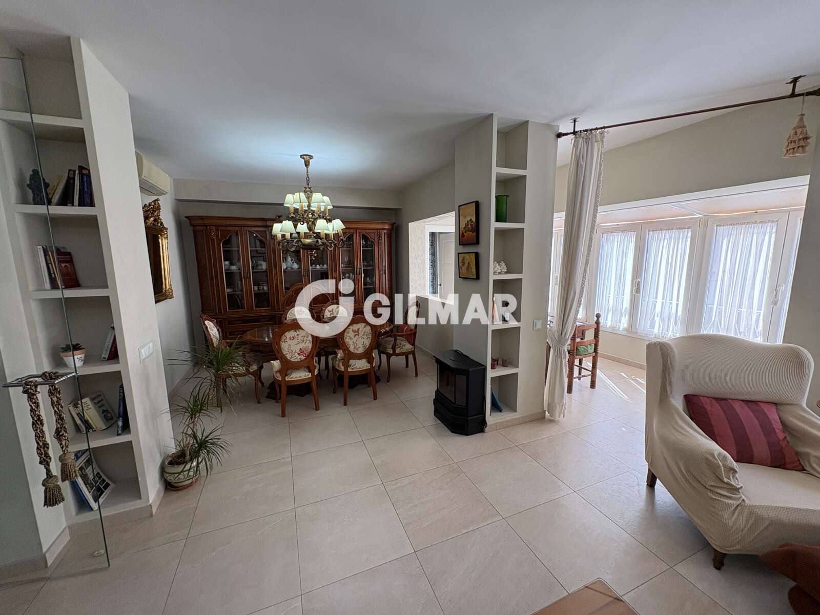 Property slider Gilmar