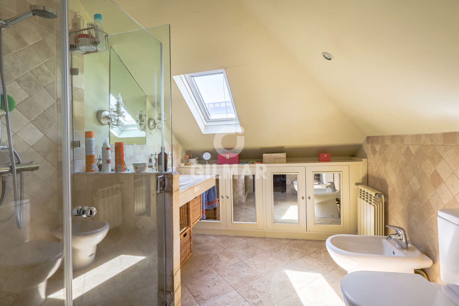 Property slider Gilmar