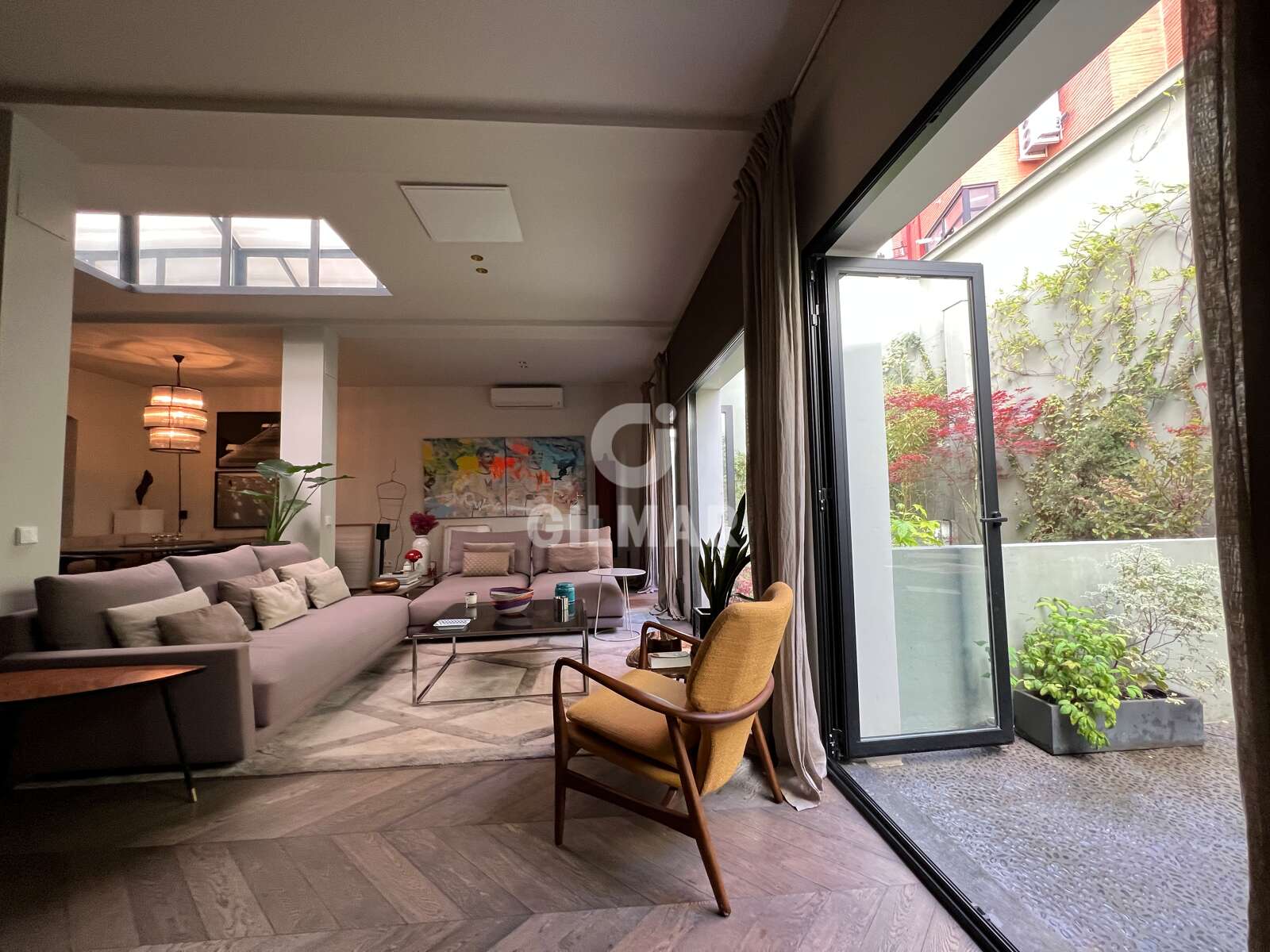 Property slider Gilmar