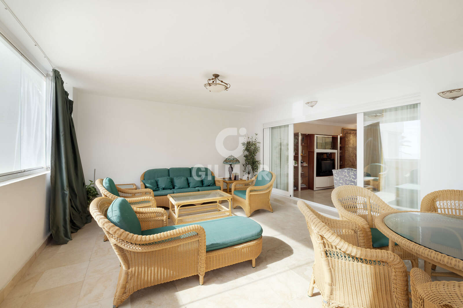 Property slider Gilmar