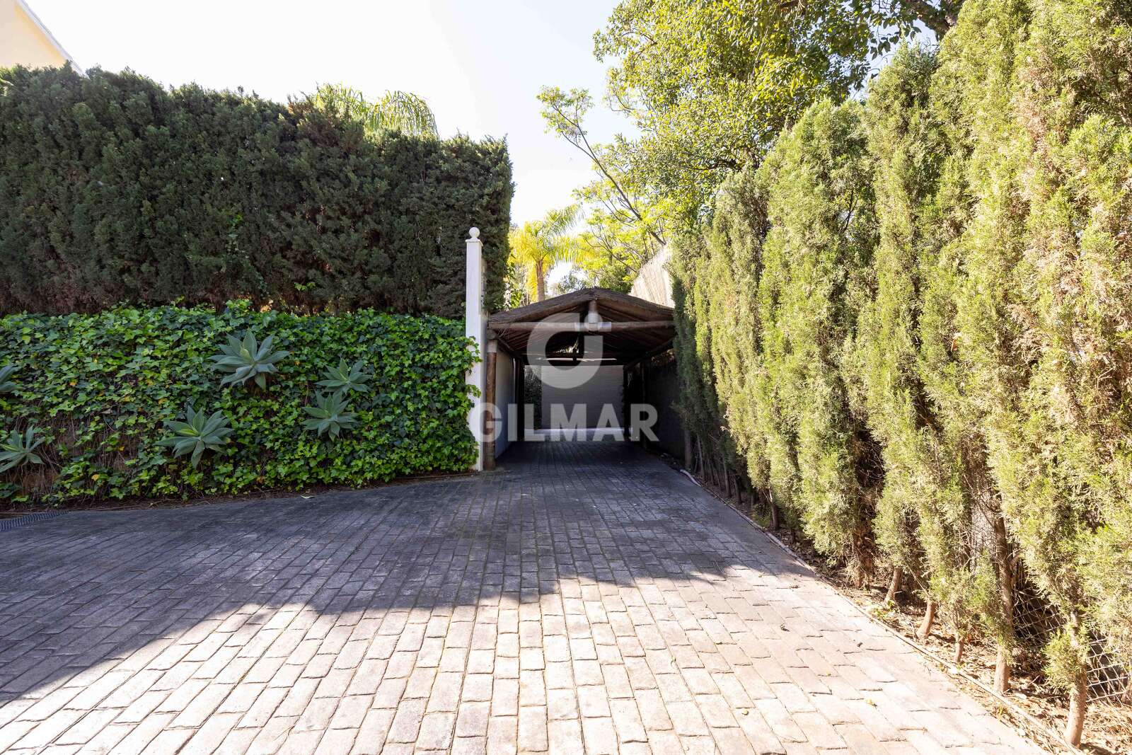 Property slider Gilmar