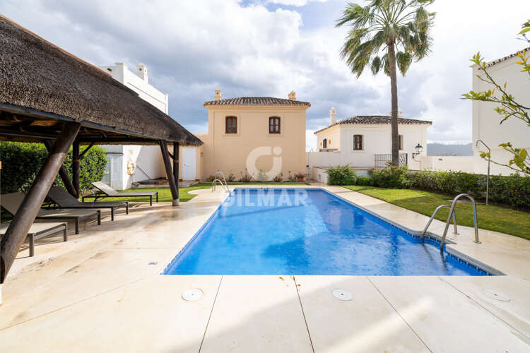 Chalet Adosado en venta en Benahavís – Málaga | Gilmar Consulting
