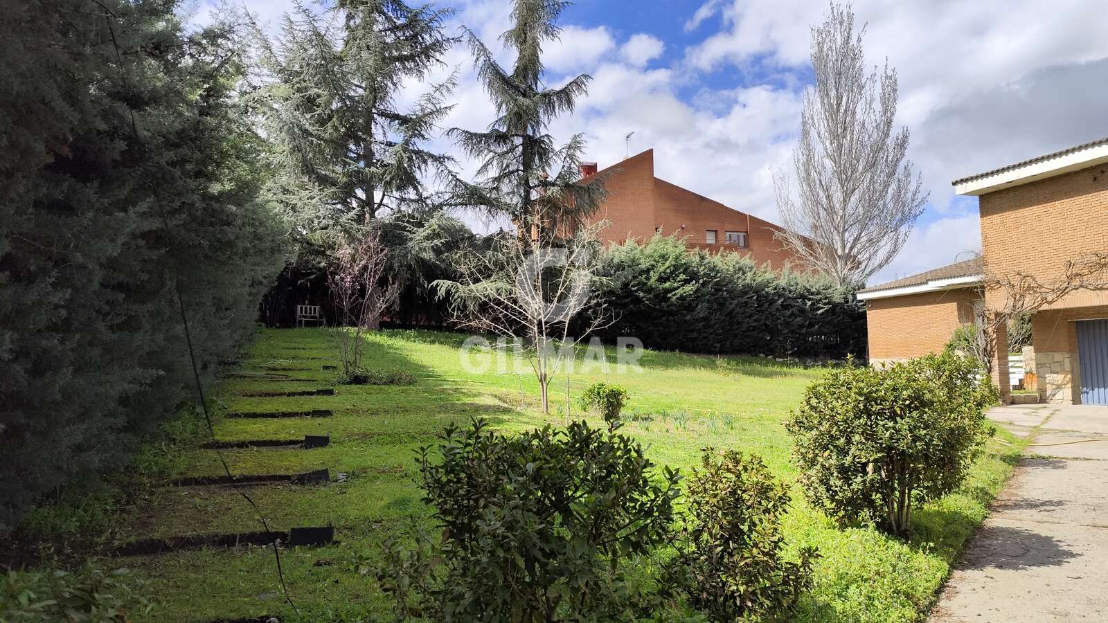 Property slider Gilmar