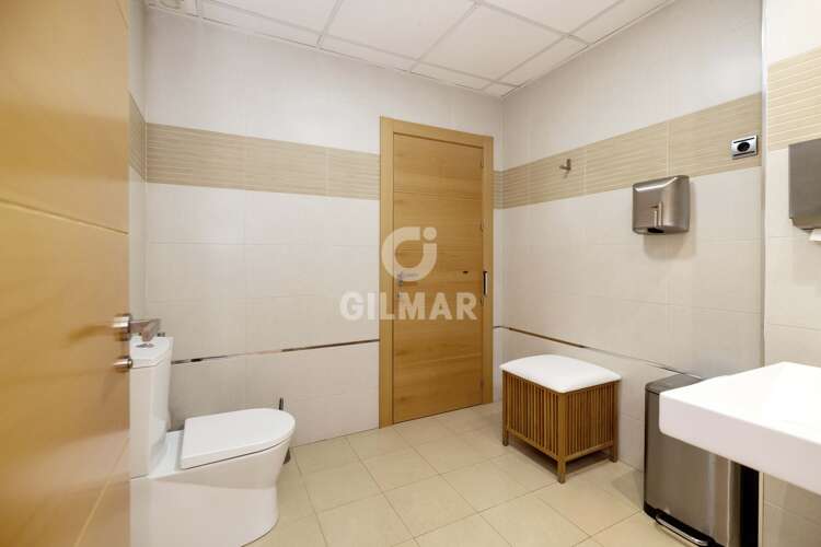 Local Comercial en venta en Benalmádena – Málaga | Gilmar Consulting