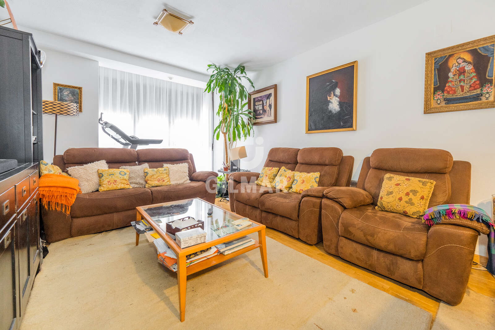 Property slider Gilmar