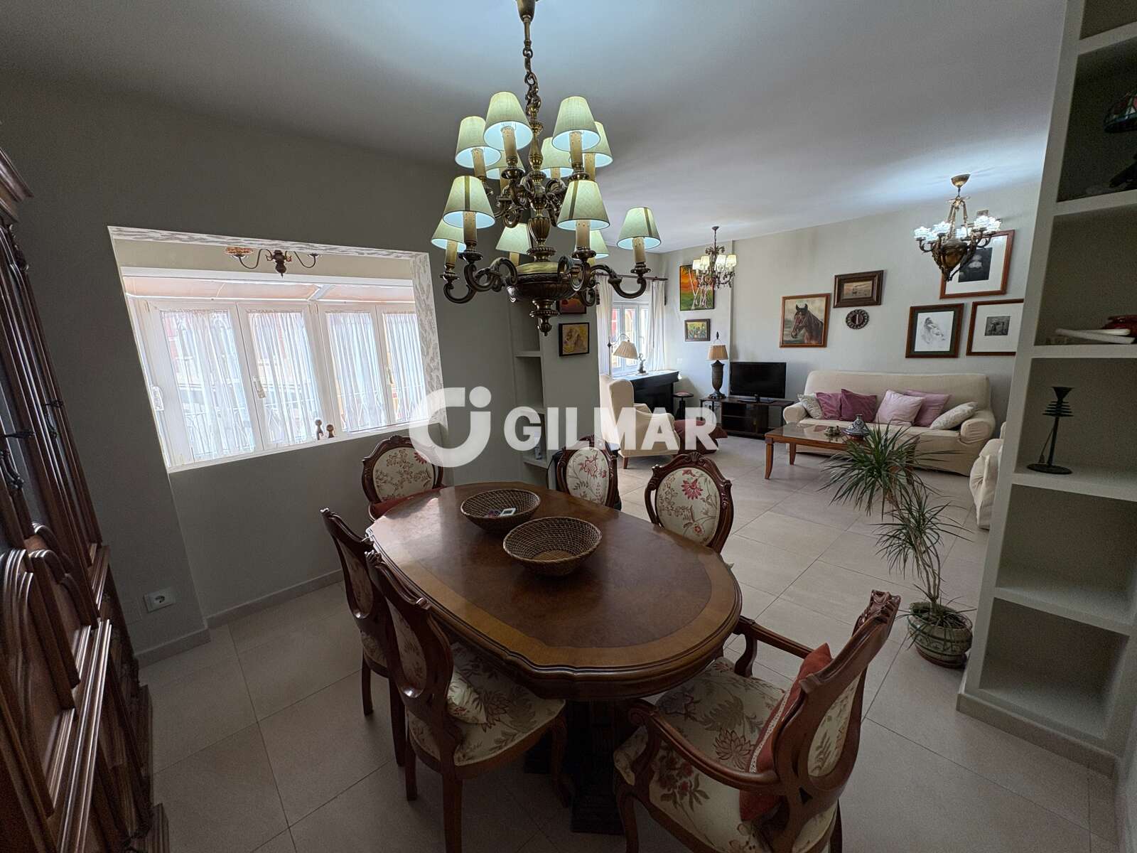 Property slider Gilmar